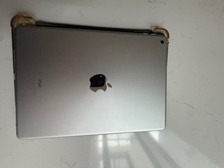 iPad 6ta Gen 32GB Dorado