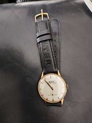 Reloj Halcón Hombre Dorado y Blanco