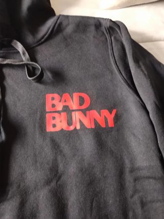 Sudadera cantante B.Bunny