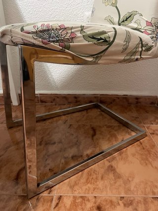 Mesa y 4 Sillas Comedor