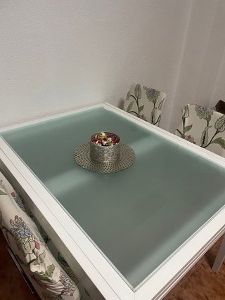 Mesa y 4 Sillas Comedor