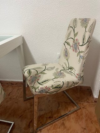 Mesa y 4 Sillas Comedor