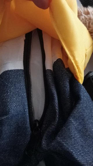 Mochila infantil azul y amarilla