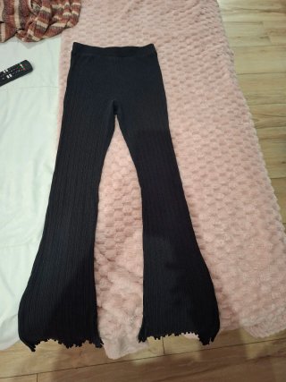 Pantalón acampanado negro
