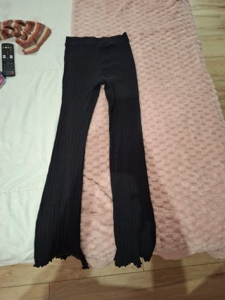 Pantalón acampanado negro
