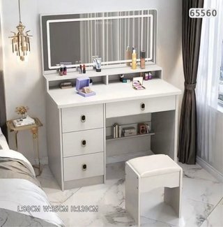 Mobile da trucco bianco