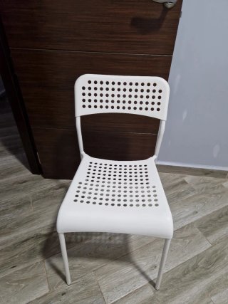 Sedia bianca IKEA
