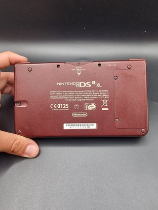 Nintendo DSi XL Bordeaux + Caricatore