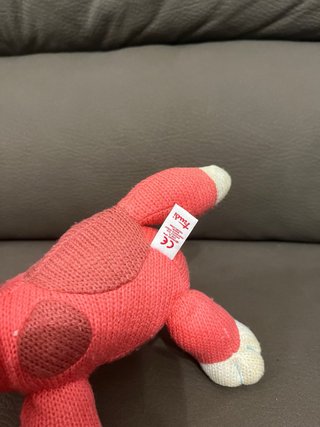 Peluche Trudi rosso con etichetta