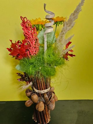 Composizione Fiori artificiali, ambiente rustico