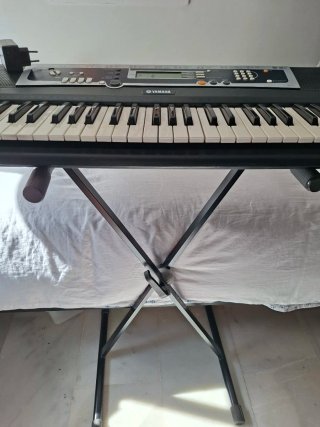 Tastiere Yamaha con supporto