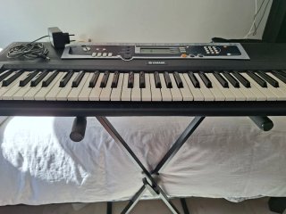 Tastiere Yamaha con supporto