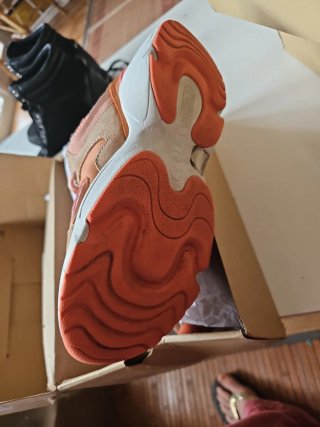 Zapatillas Bimba y Lola rosas y naranjas