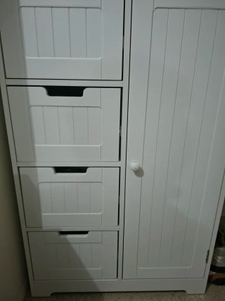 Armario de madera blanco