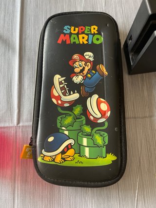Nintendo Switch con 2 giochi