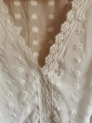 Blusa blanca manga larga topos