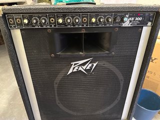Peavey KB 300 Amplificador Teclados