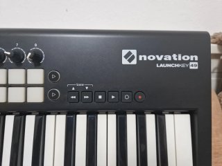 Controladora MIDI - Novation Lunchkey 49 MK2
