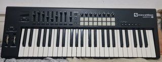 Controladora MIDI - Novation Lunchkey 49 MK2