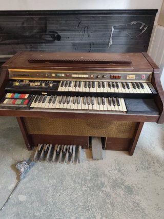 Órgano Vintage con Pedales