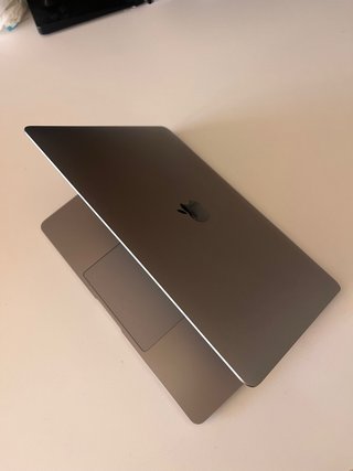 MacBook Air Retina 13” 2019 Medianoche