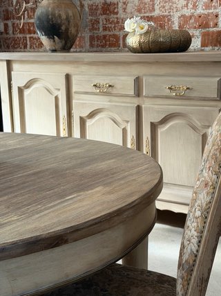 Elegante aparador de madera 4 puertas