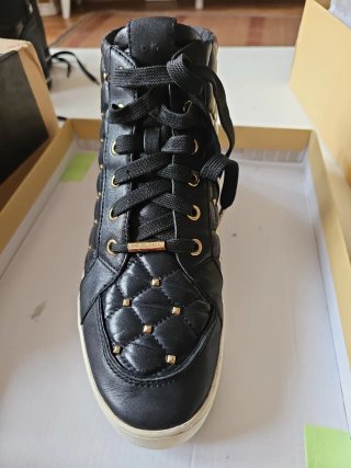 Michael Kors Sneakers Negras y Doradas