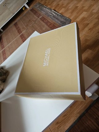 Michael Kors Sneakers Negras y Doradas