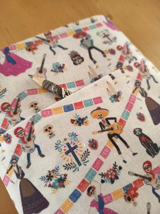 Funda para libro con diseño de Coco
