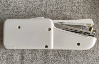 2 Mini-Macchine da Cucire con accessori