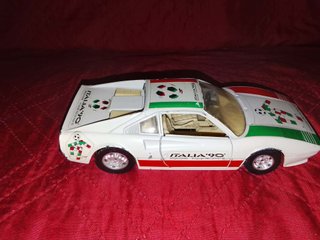 Burago Ferrari 308 GTB Italia '90 1/24