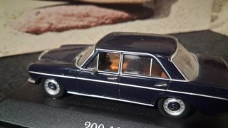 Mercedes 200 1968 Escala 1:43