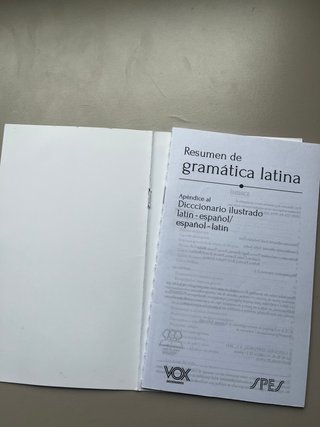 Diccionario ilustrado latín-español/ español-latín