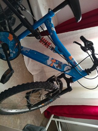 Bicicleta infantil azul