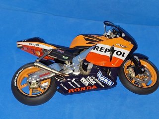 Honda RC211V 1/12 Valentino Rossi