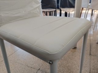 Mesa Comedor Cristal y Metal incluye sillas