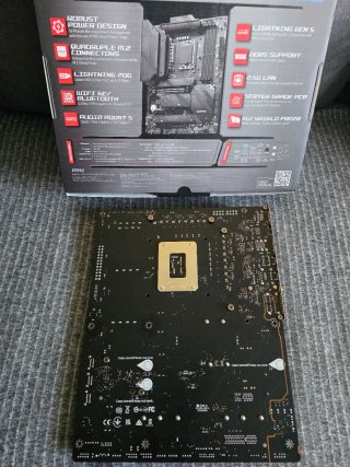 MSI MAG Z790 Tomahawk WIFI Placa Base