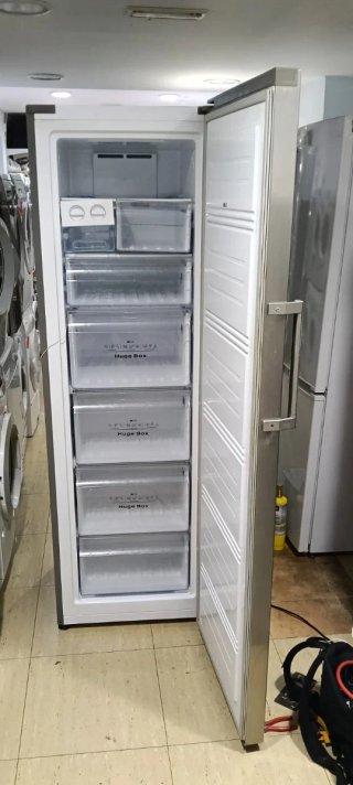 Congelador no Frost energía A++vertical plateado