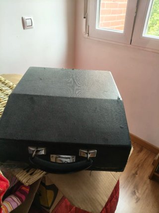 Máquina de Escribir Hispano Olivetti Negra
