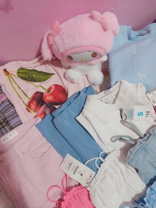 Lote de ropa 25 piezas (Leer descripción)