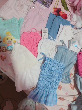 Lote de ropa 25 piezas (Leer descripción)