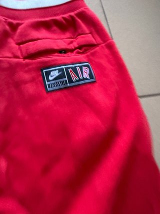 Nike NSW Air Pantalón Rojo Retro