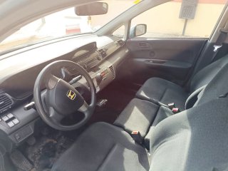 Honda FR-V 2005