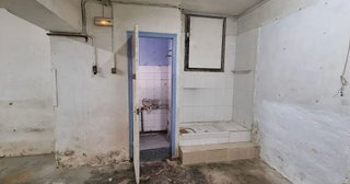 Local comercial en venta en El Camp de l'Arpa del Clot en Barcelona