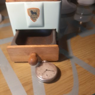 Molinillo de cafe Peugeot verde claro.