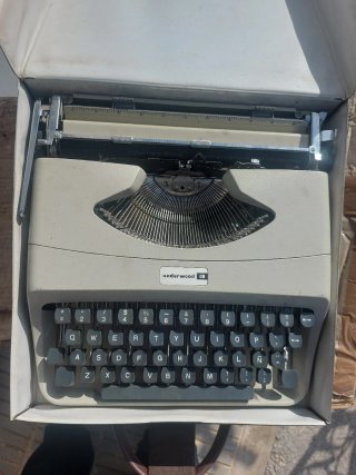 Máquina de escribir Underwood 18