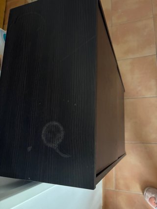 Zapatero de madera oscuro