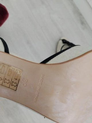 Sandalias tacón mujer beige y negro