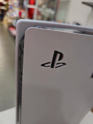 Playstation 5 825 GB + Mando Oficial