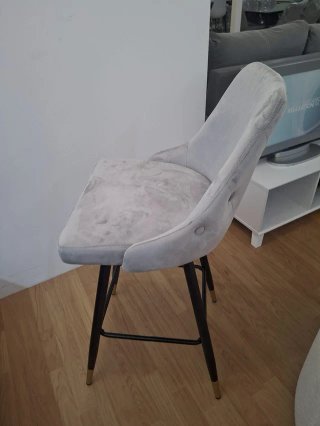 Silla de terciopelo gris nueva